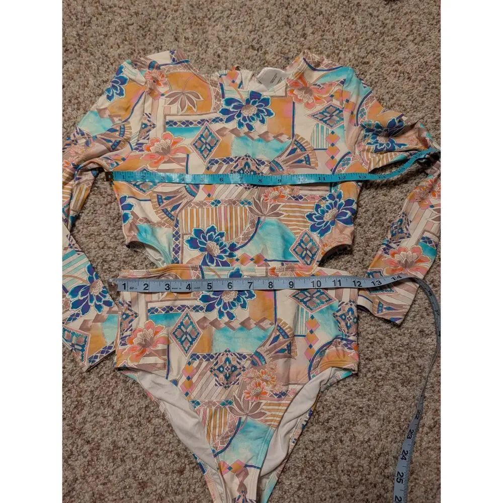 O'NEILL Floral long sleeve, cut out girls one piece swim suit, size 14, surf